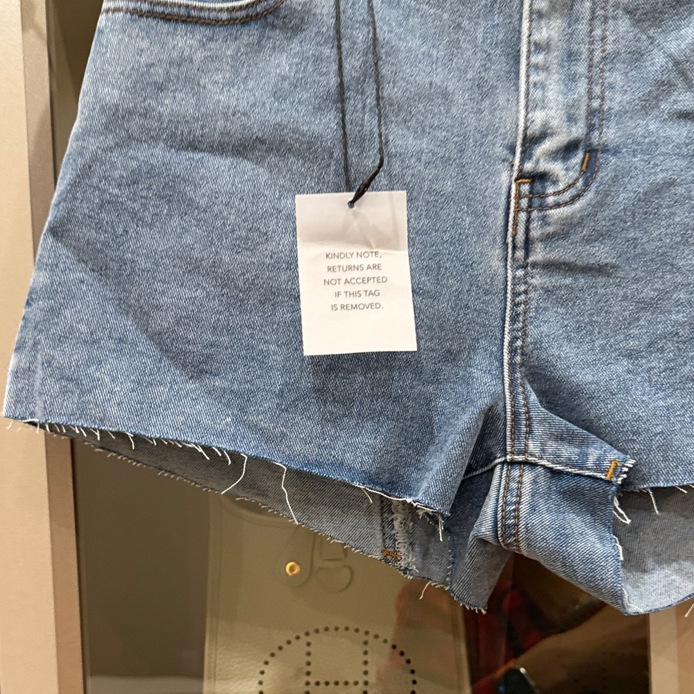 NWT Superdown Denim Star-Patterned Women's Shorts - Picture 4 of 6